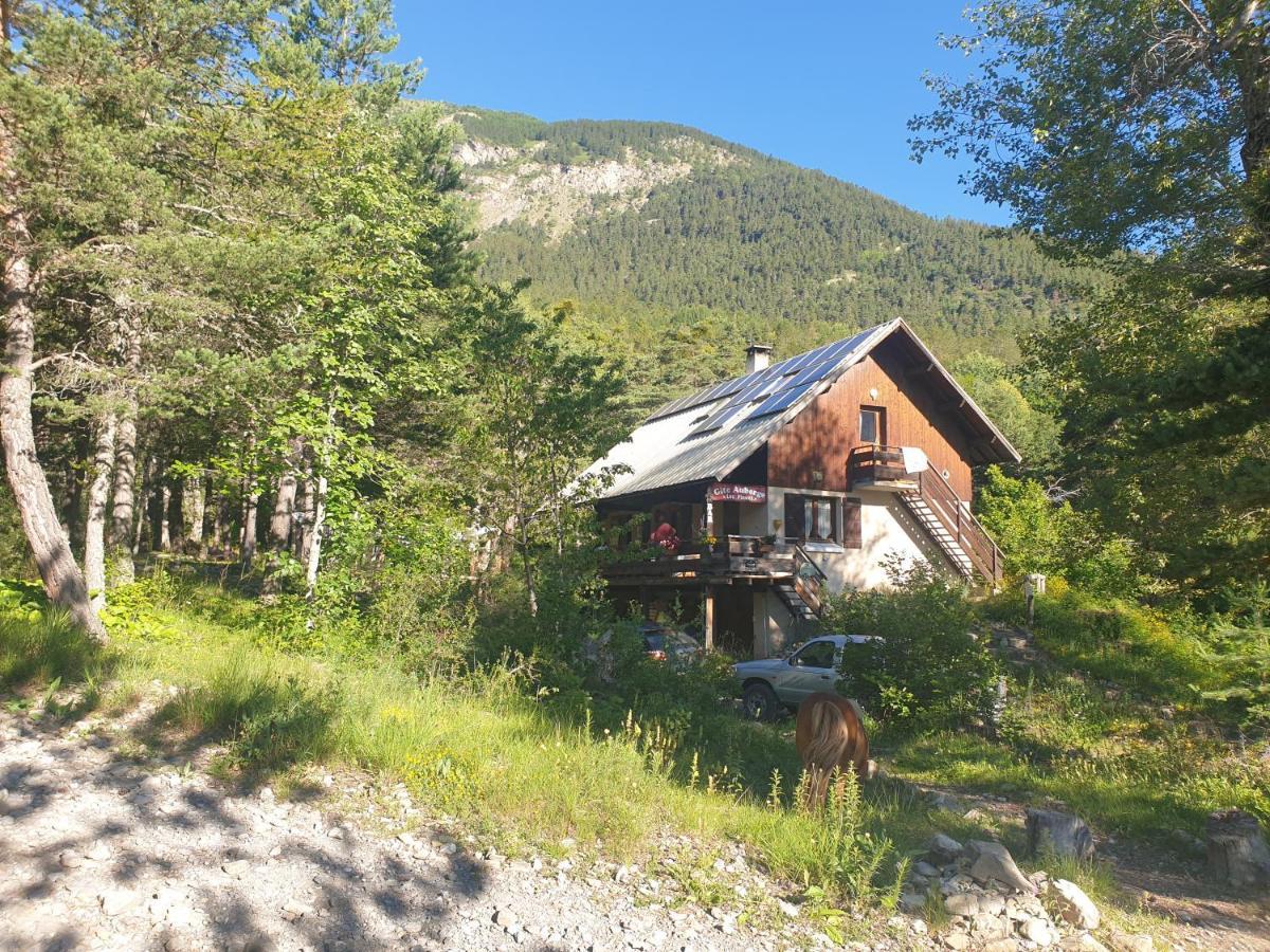 ホテル Les Pinees Chateauroux-les-Alpes エクステリア 写真
